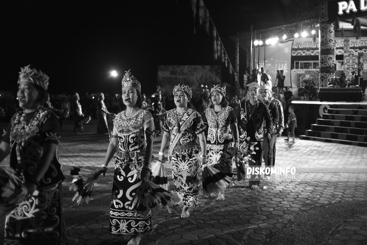 bupati-tutup-secara-resmi-pagelaran-dan-festival-seni-budaya-dayak-kenyah-kabupaten-malinau