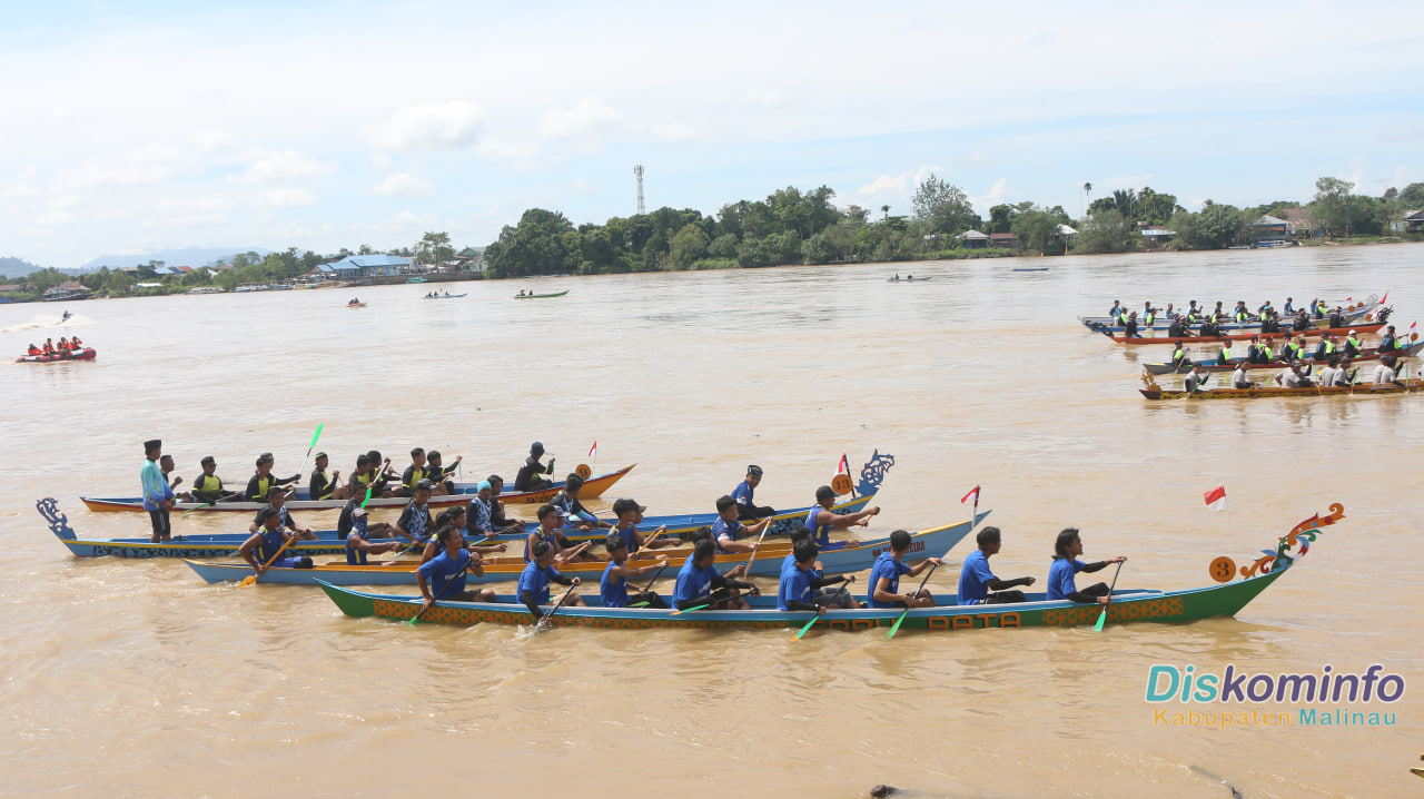 13-perahu--200-peserta-meriahkan-lomba-balap-perahu-tradisional